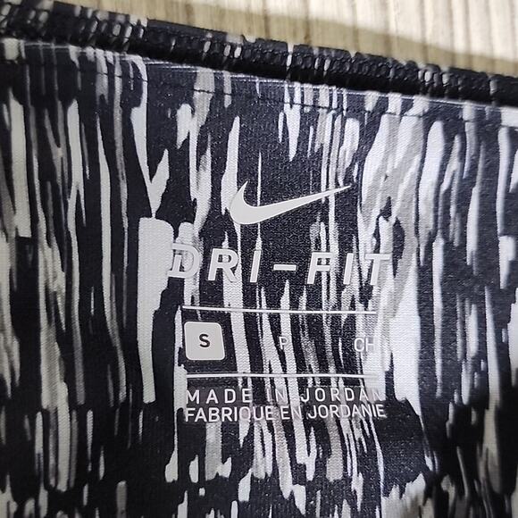 Nike Dri-Fit Grey and Black Capri Athletic Leggings Womens Size Small - Picture 5 of 11